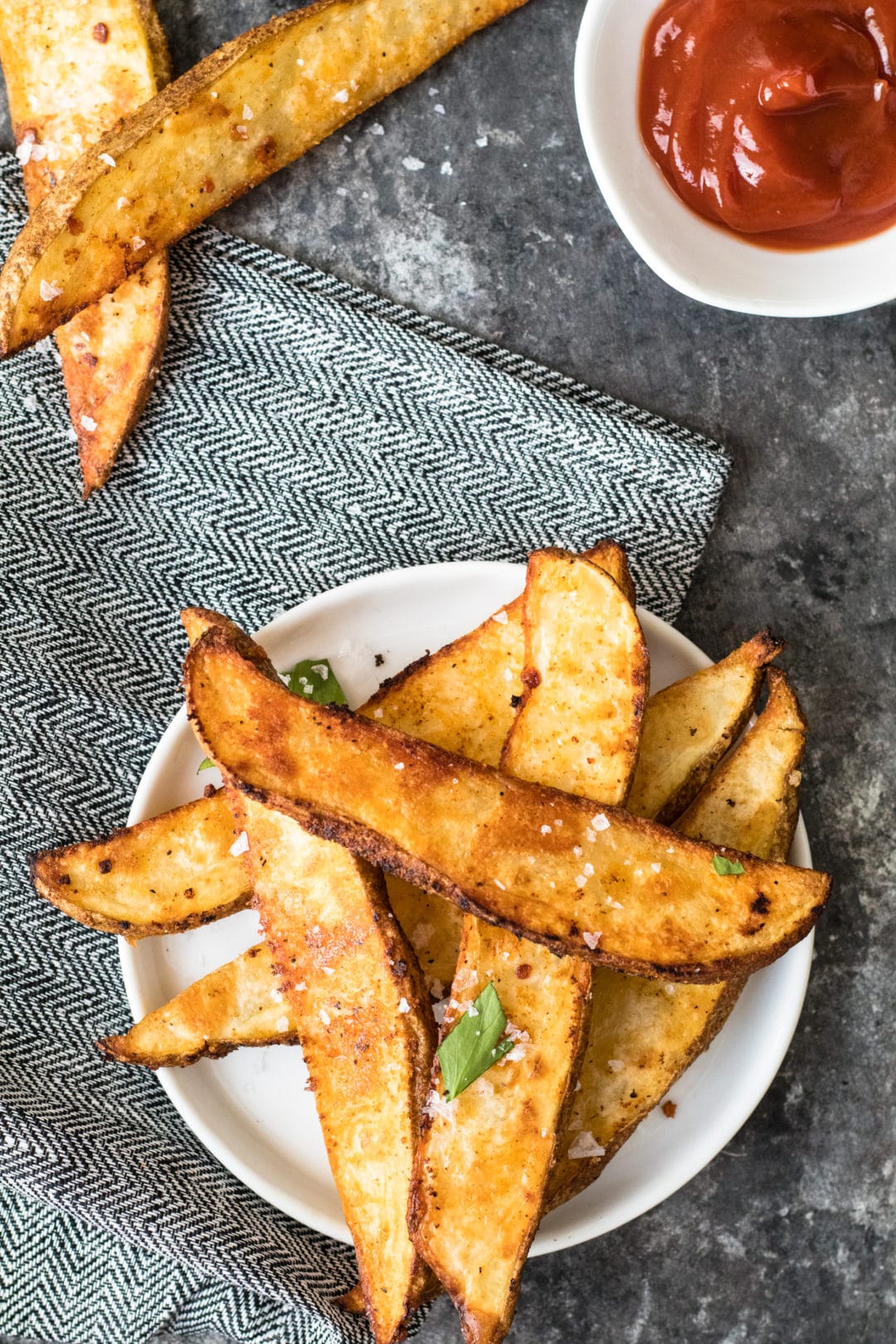 spicy-homemade-sriracha-potato-wedges-kroll-s-korner