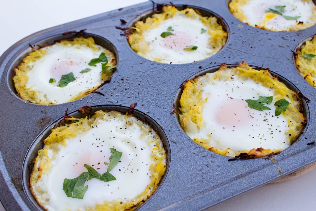 spaghetti squash muffins with an egg in the middle