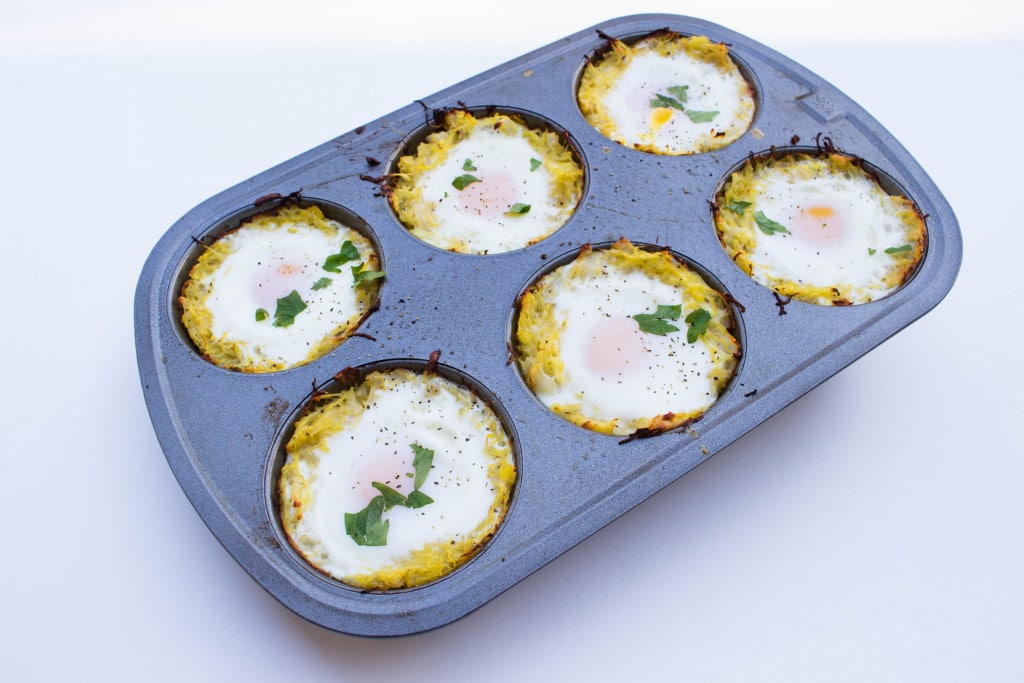 spaghetti squash muffins with an egg in the middle