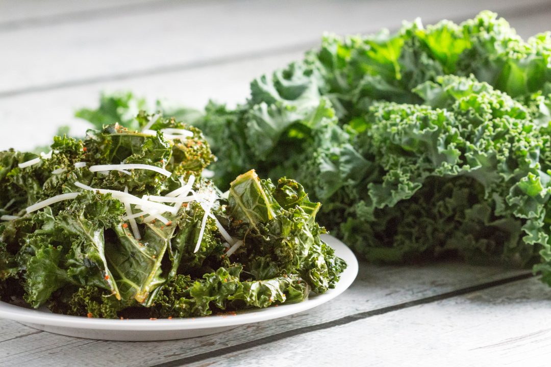 Kickin' Kale Chips! You won't be able to just eat one! |Krollskorner.com