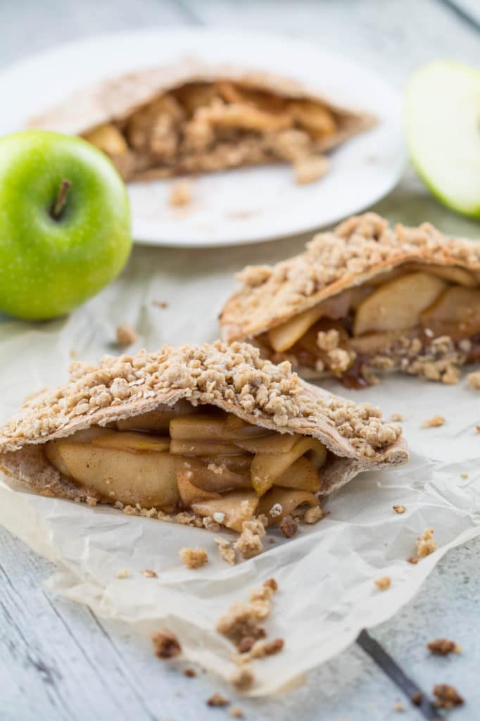 #AD - Apple Pie Stuffed Pitas - a healthy and satisfying dessert! #TheRecipeRedux |krollskorner.com