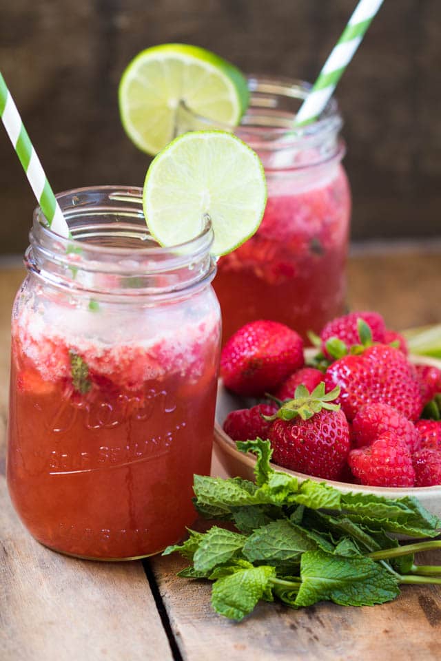 This Strawberry Kombucha Mojito is the refreshing summertime drink you've been searching for! |Krollskorner.com