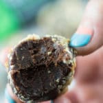 These 7-Ingredient Brownie Mint Energy Bites are a delicious afternoon snack or after dinner treat! | krollskorner.com