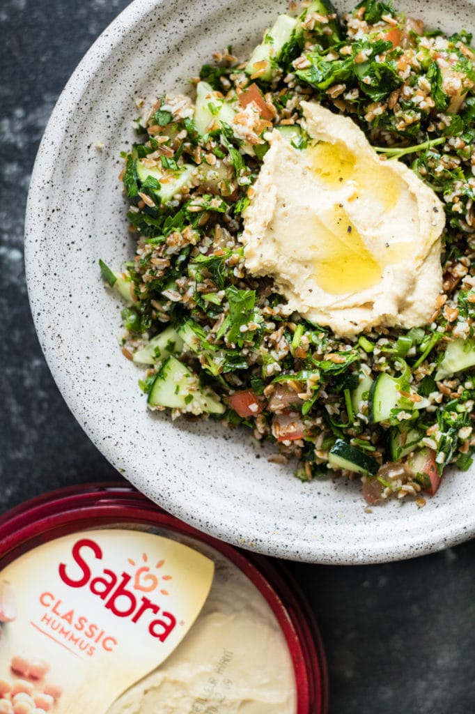 Tabbouleh Hummus Avocado Sandwich - plant based, delicious, and flavorful! #sabra #krollskorner #sandwich #thereciperedux