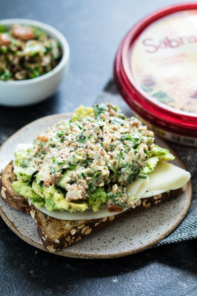 Tabbouleh Hummus Avocado Sandwich - plant based, delicious, and flavorful! #sabra #krollskorner #sandwich #thereciperedux