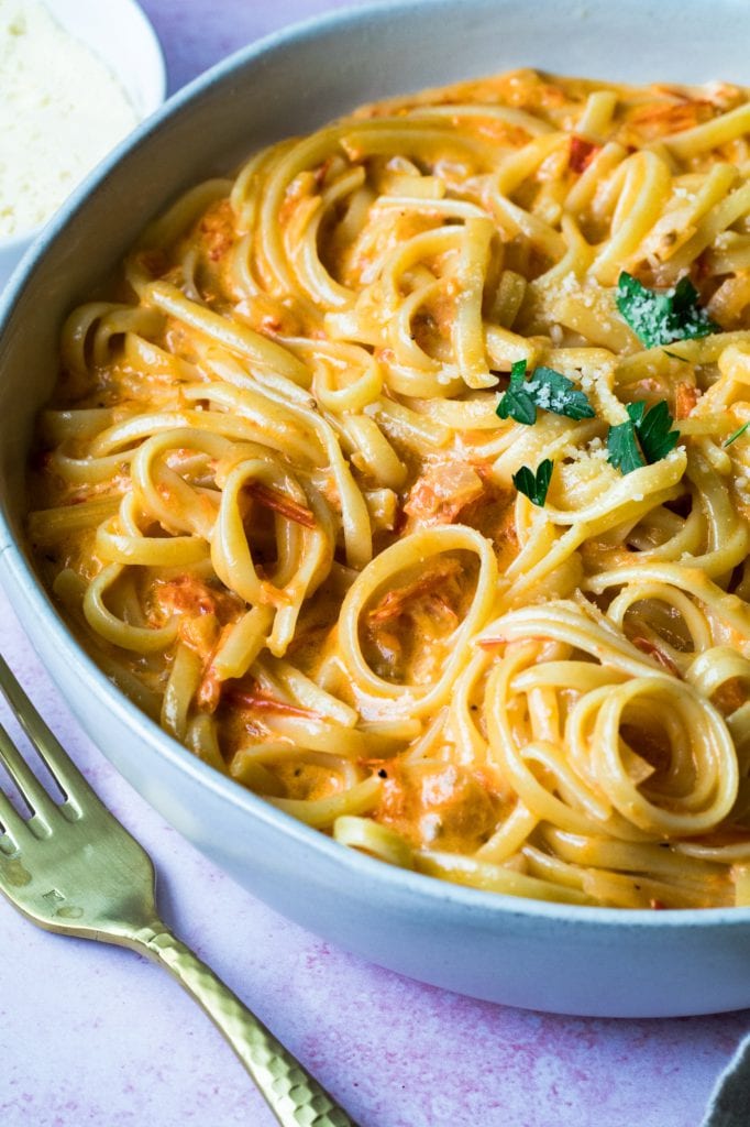 bell pepper pasta in white bowl