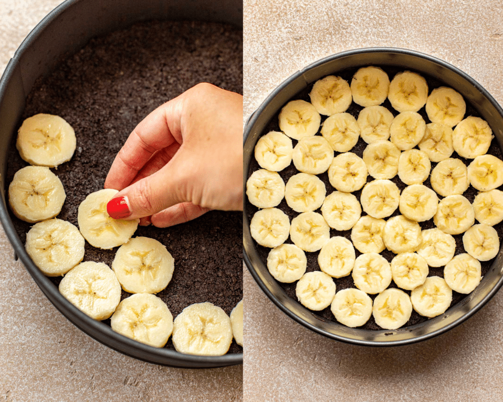 banana slices being placed on top of Oreo crust. 