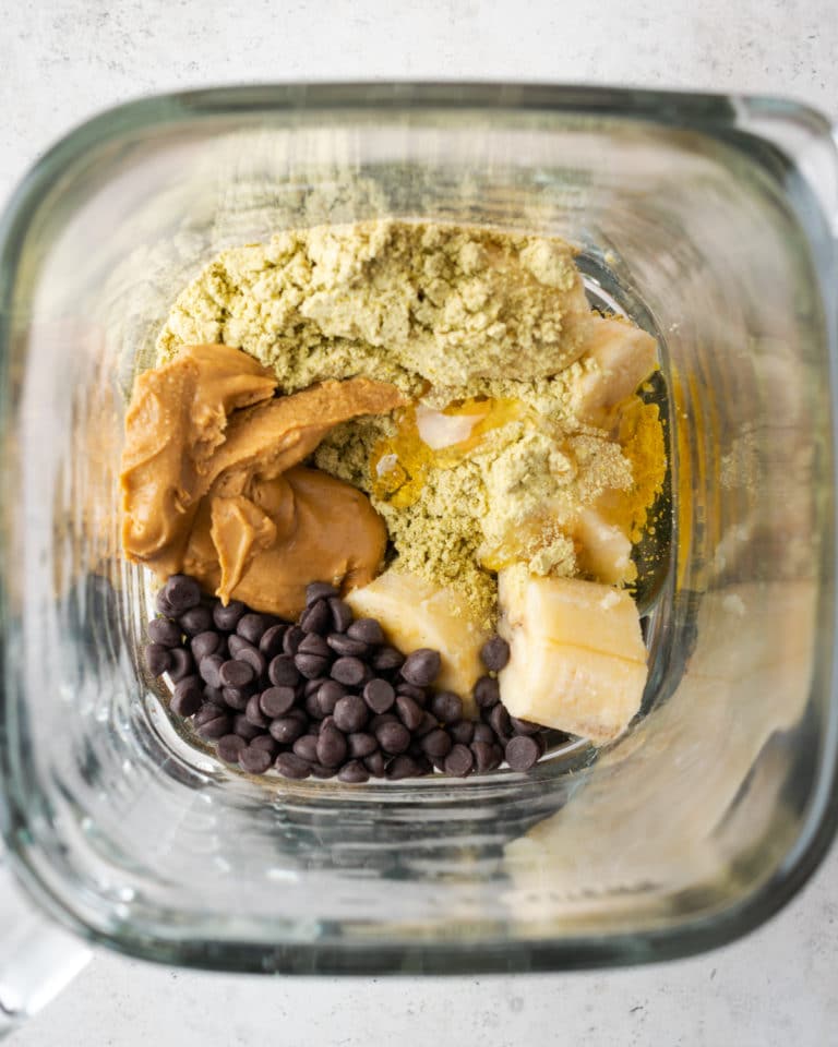 Cookie Dough Smoothie (Plant Based!)