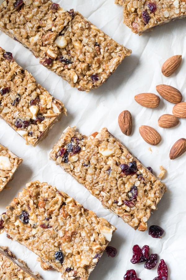 energy bars made with oatmeal, almonds and peanut butter