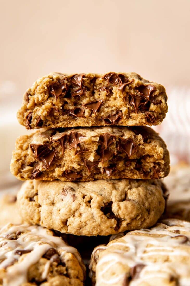 Chewy Oatmeal Chocolate Chip Cookies (VIDEO) • Kroll's Korner