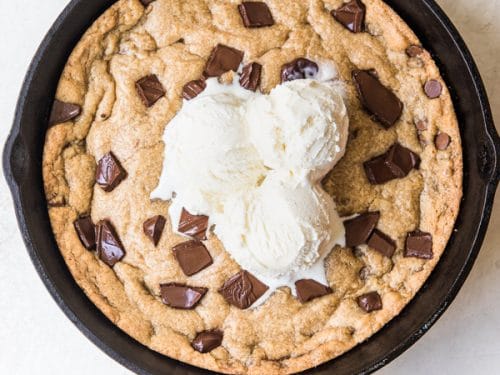 S'more Chocolate Chip Mini Skillet Cookies (Pizookie) - Delicious Table