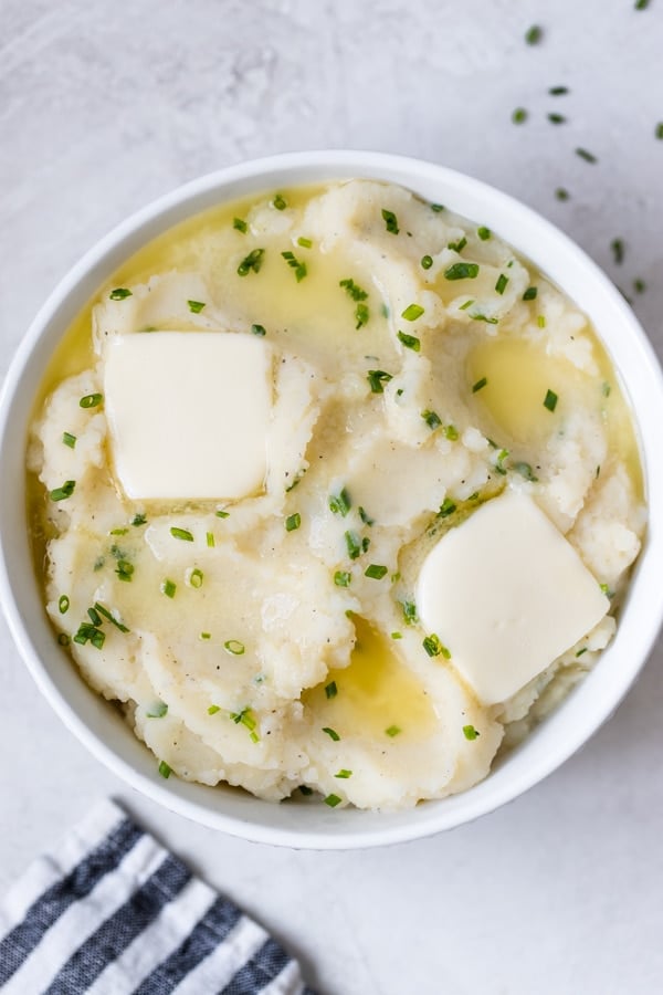 instant pot mashed potatoes in a white bowl