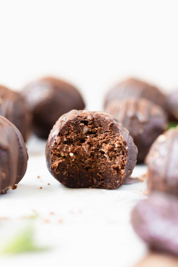 Mint Chocolate Brownie Energy Bites • Kroll's Korner