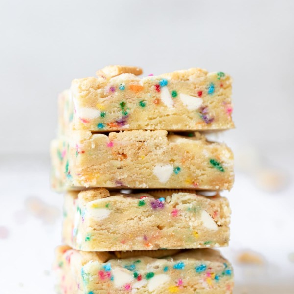 Funfetti Cookie Bars • Kroll's Korner