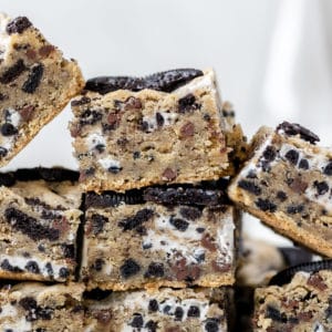 a stack of cookies and cream Oreo bars