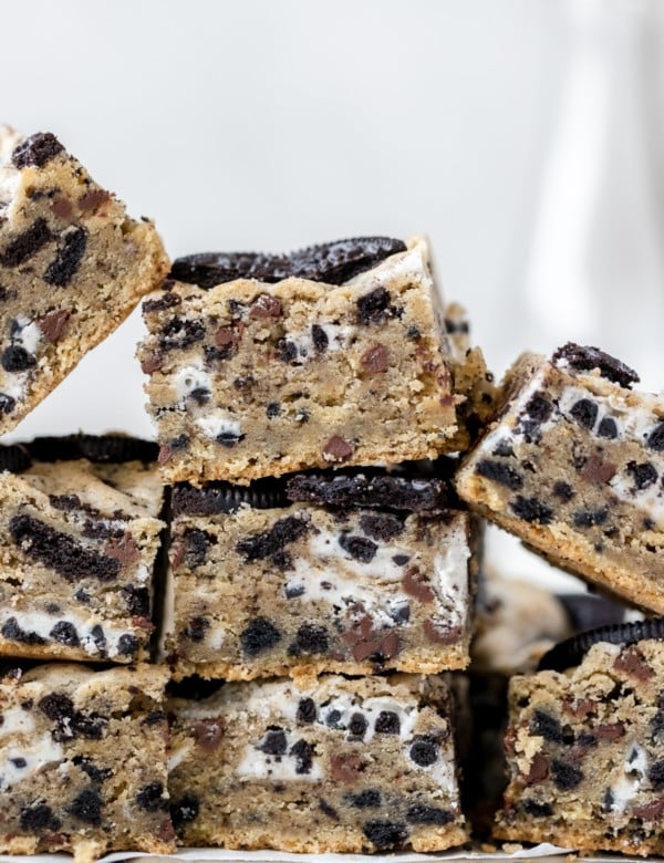 a stack of cookies and cream Oreo bars