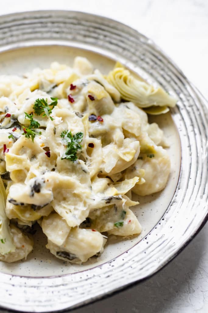 Creamy Spinach Artichoke Pasta • Kroll's Korner