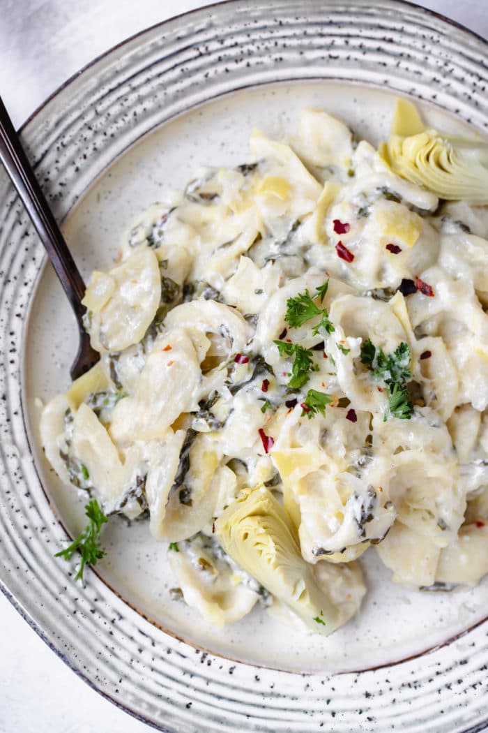 Creamy Spinach Artichoke Pasta • Kroll's Korner