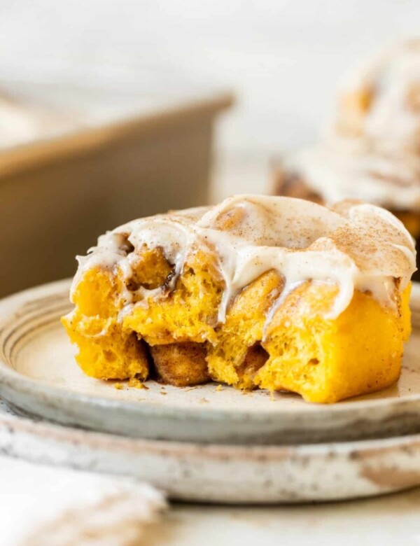 cropped-pumpkincinnamonrolls_16-9373.jpg