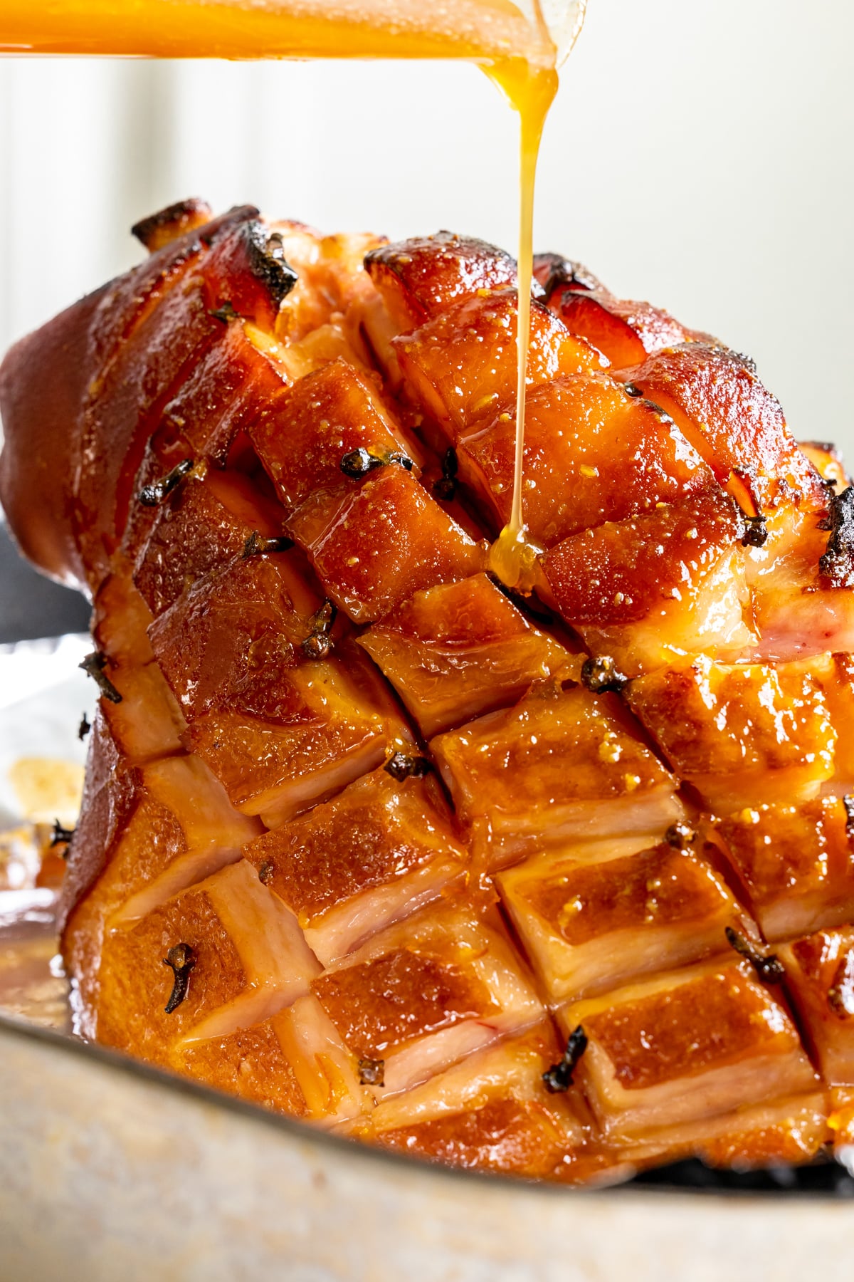 Honey Baked Glazed Ham Recipe - Love Bakes Good Cakes