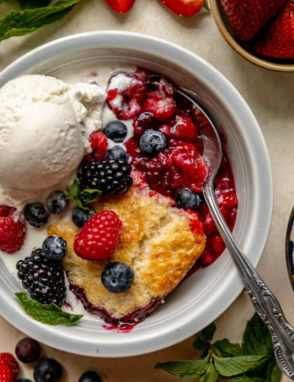 cropped-mixedberrycobbler_22.jpg