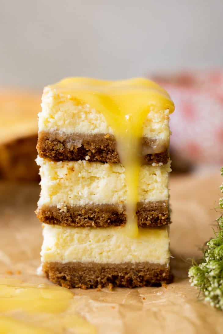 Lemon Cheesecake Bars • Kroll's Korner