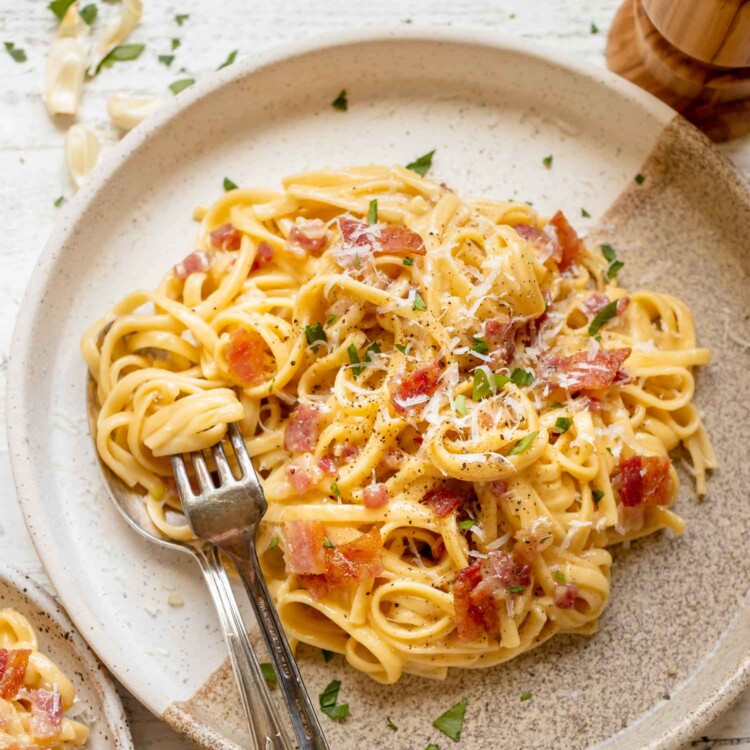 A plate of pasta