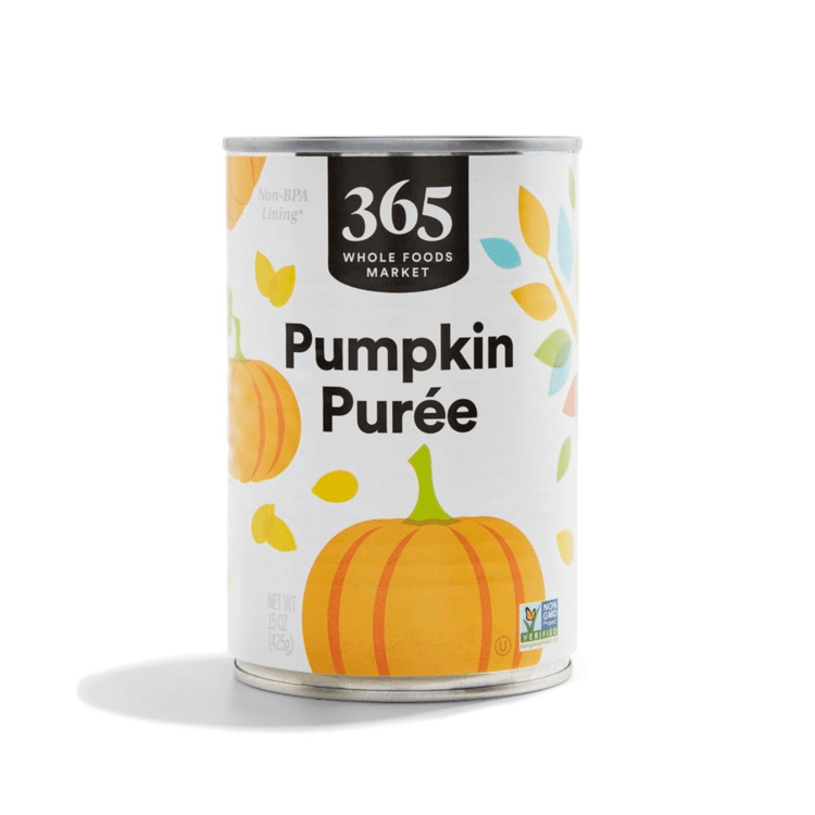 A can of 365 brand's pumpkin puree