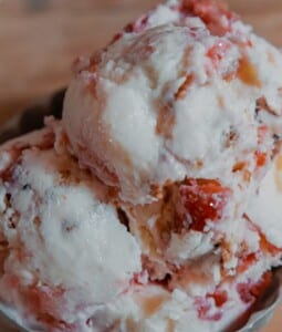 Strawberry-Cheesecake-Ice-Cream