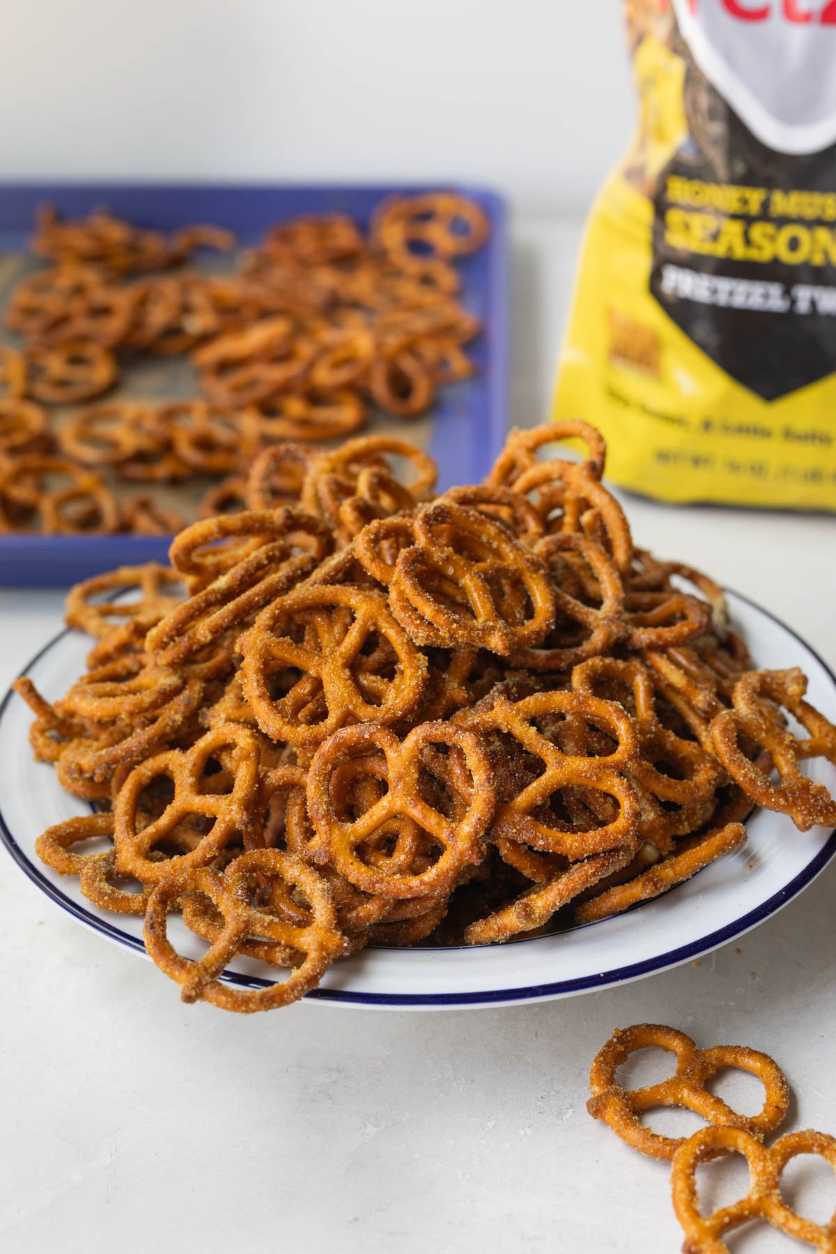 honey mustard pretzels in a white bowl. 