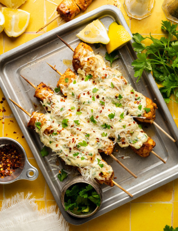 garlic-parm-chicken-skewers-18