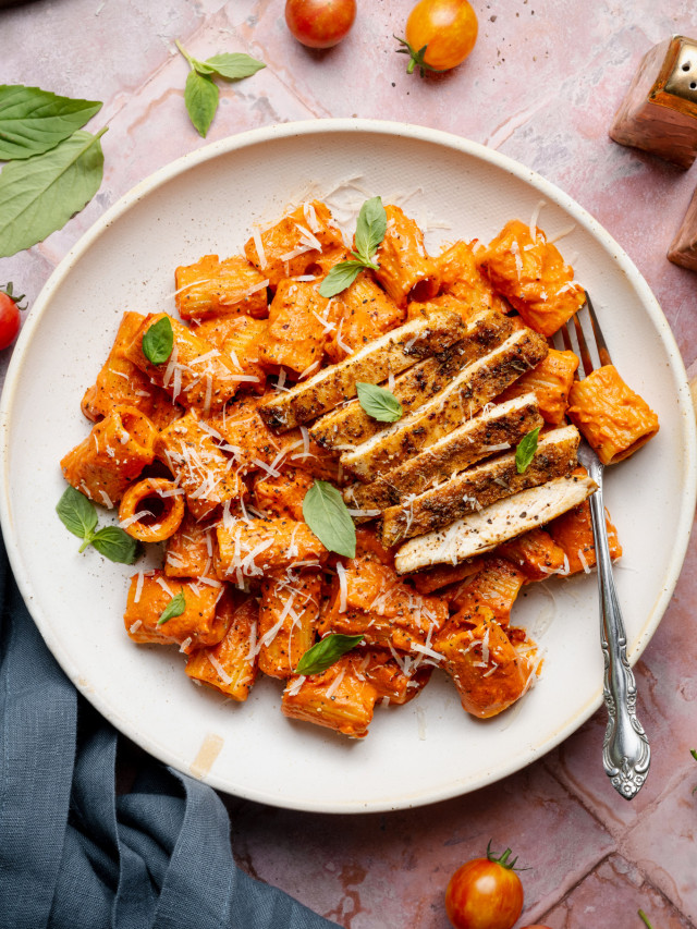 Spicy Vodka Pasta with Chicken