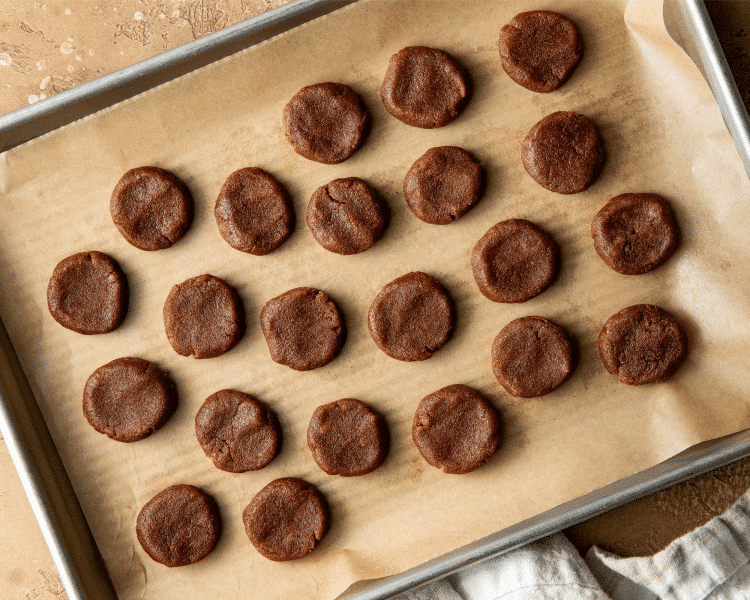 Freezing the brown sugar filling in small disc until frozen solid.